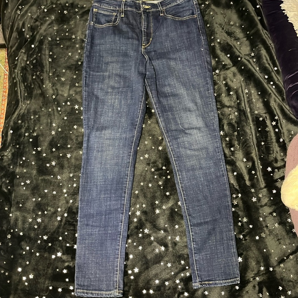 Levi's 721 High Rise Skinny Slimming Jeans Medium Blue Wash Women’s Size 30”